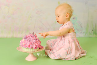 cutebaby photography Manchester, Hyde, cake smash Cheshire