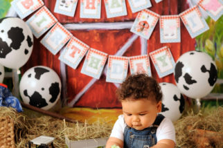 cutebaby photography Manchester, Hyde, cake smash Cheshire