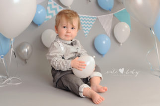 cutebaby photography Manchester, Hyde, cake smash Cheshire