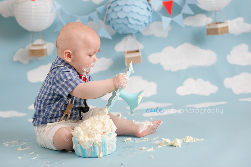 baby Oliver, baby photography Manchester, cake smash photography