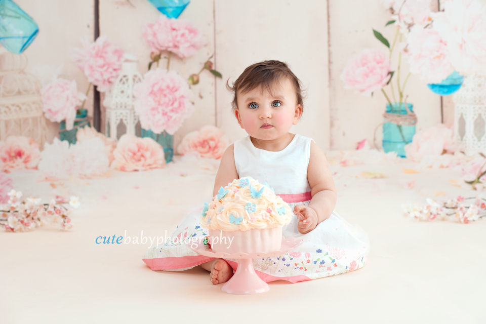 baby Sophie, baby photography Manchester, cake smash photography Hyde,cake smash photography