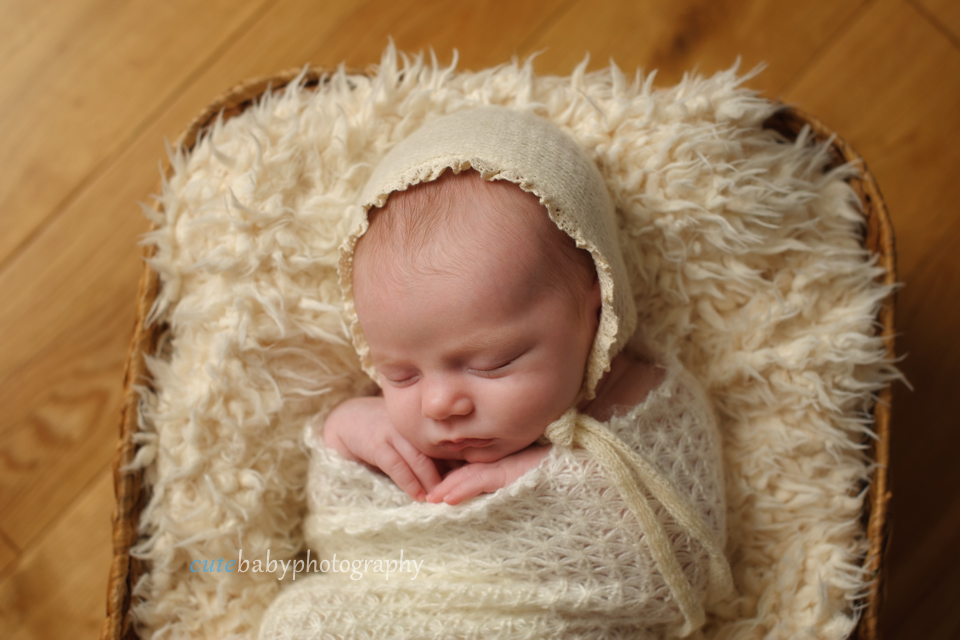 cutebaby photography Manchester, Hyde, Newborn Photography Manchester | Cutebaby Photography | Baby Isabelle {18 days}