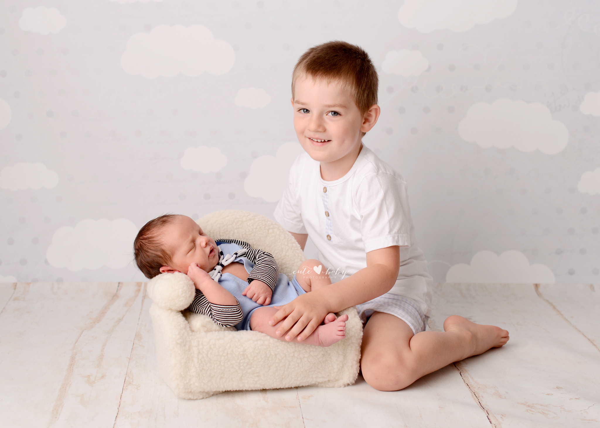 Newborn Photography Manchester by Cute Baby Photography, Newborn photography studio Greater Manchester, Baby Photography<br />
