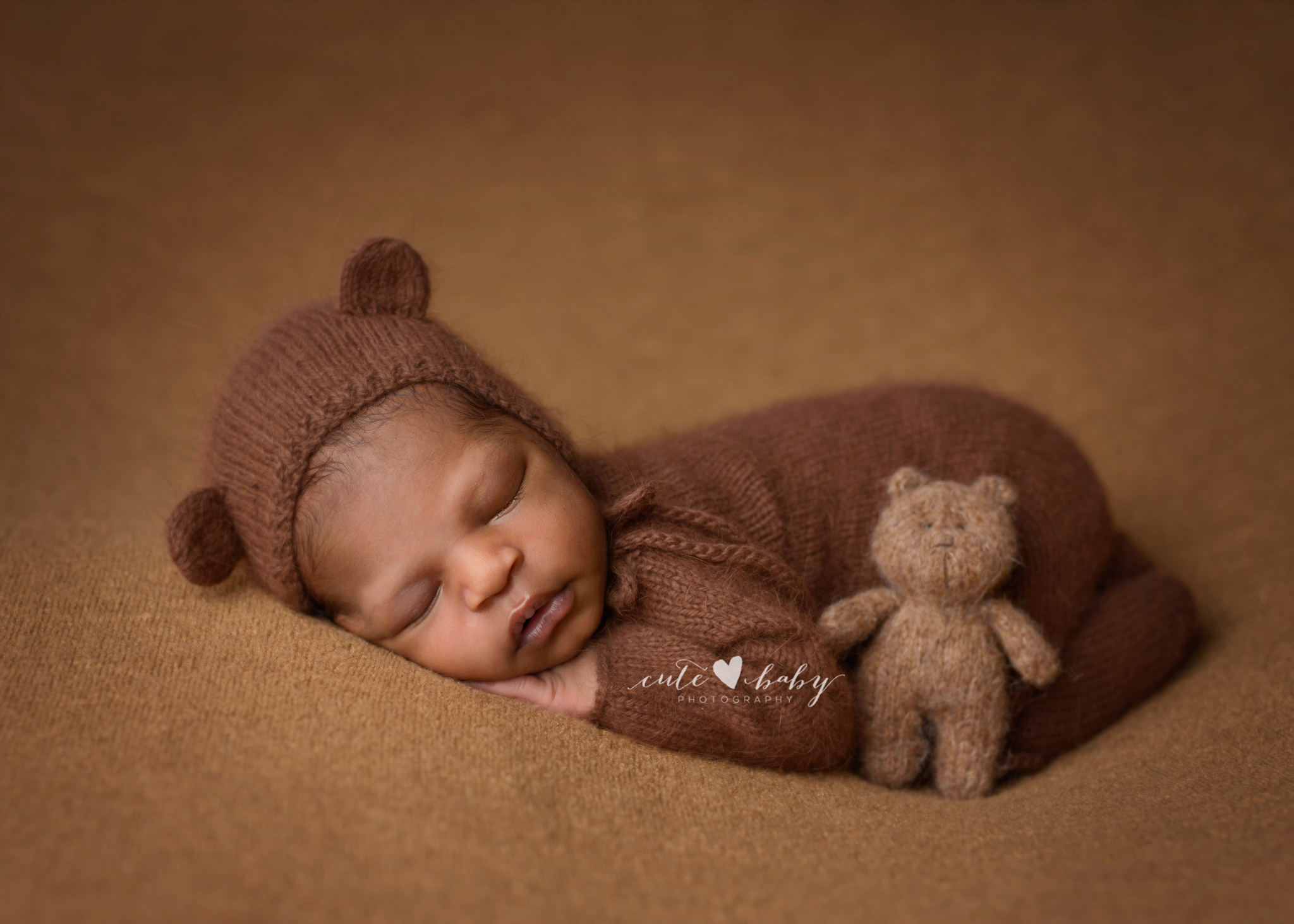 Newborn Photography Manchester,  Newborn Portrait, 14 years of experience, photo studio in Greater Manchester Cute Baby Photography